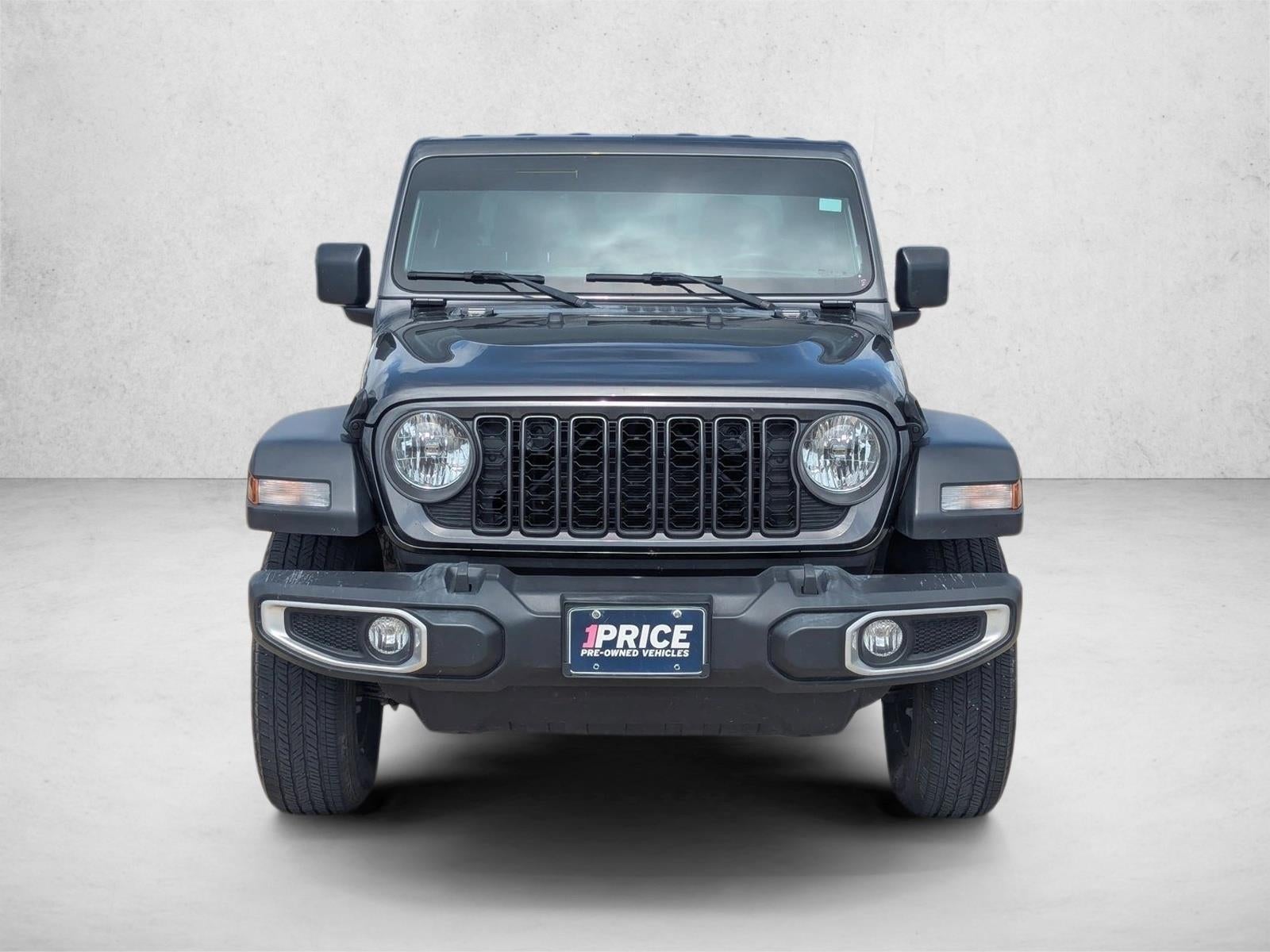2024 Jeep Gladiator — side profile view