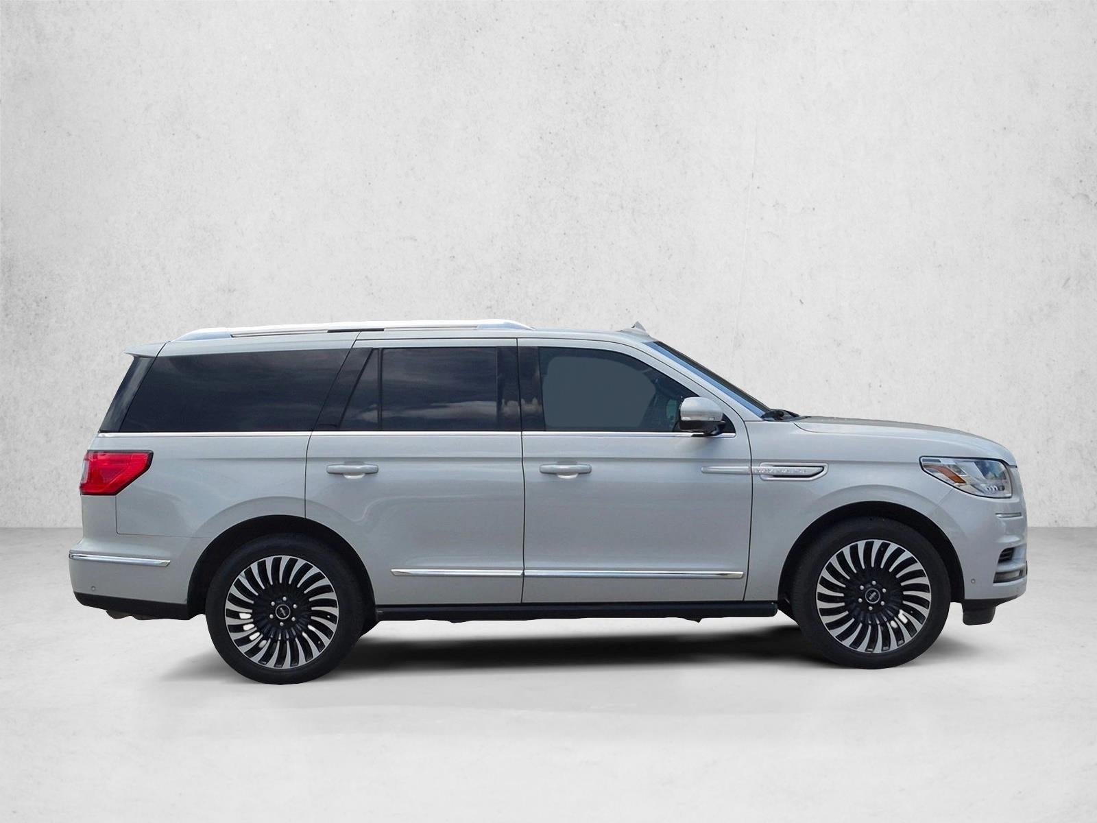 2020 Lincoln Navigator — interior view