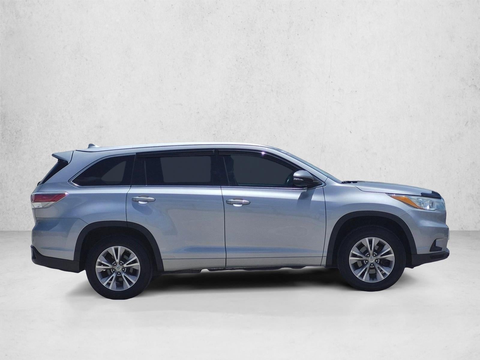 2015 Toyota Highlander — interior view